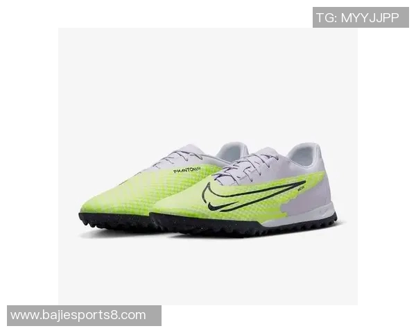 耐克碎钉足球鞋助力球场表现提升,尽享舒适与灵活的完美结合 耐克碎钉足球鞋助力球场表现提升,尽享舒适与灵活的完美结合